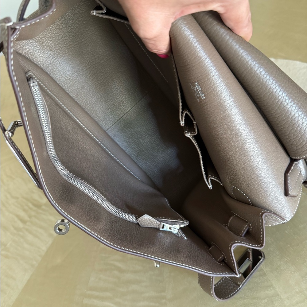 Hermès Taurillon Clemence Jypsiere 31 in Etoupe, great preowned condition - Picture 9 of 14